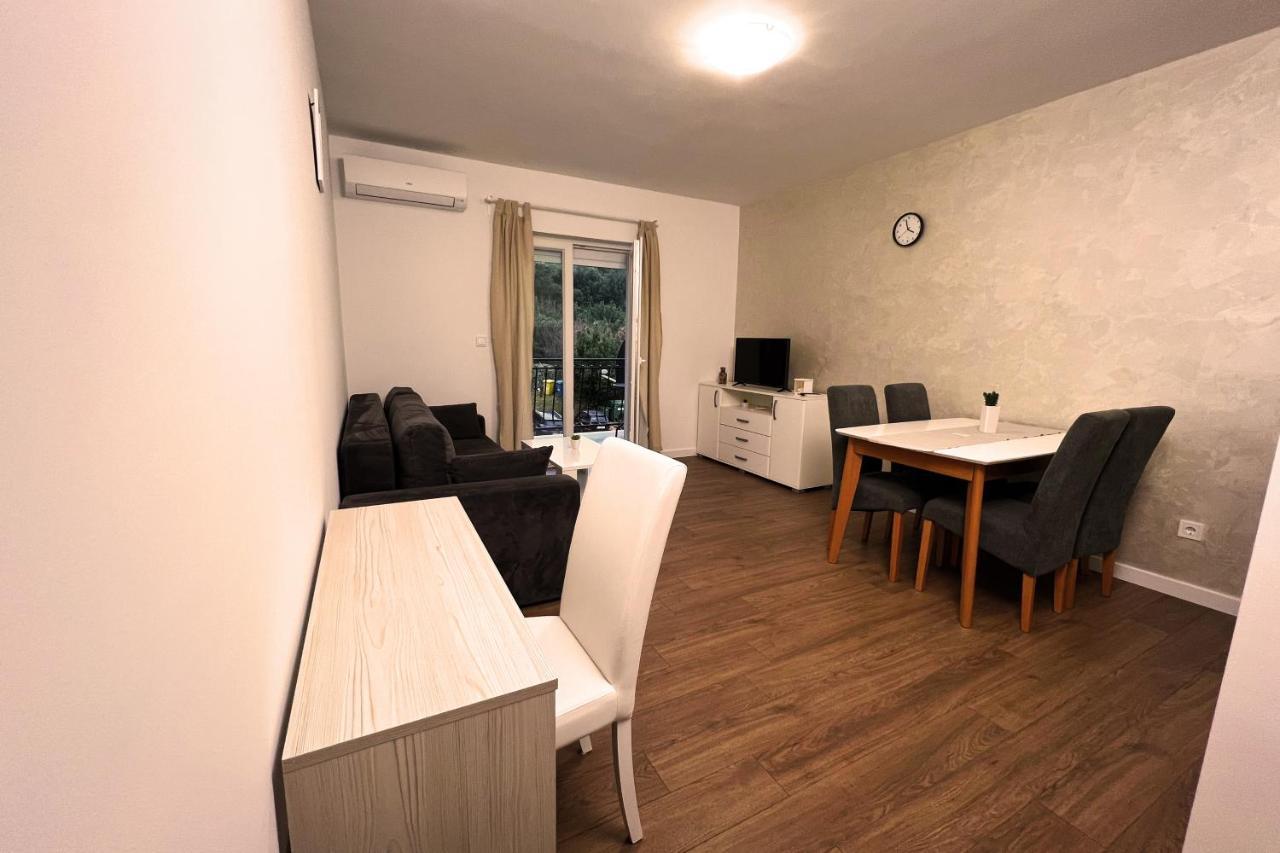 Apartment Goran 2 *