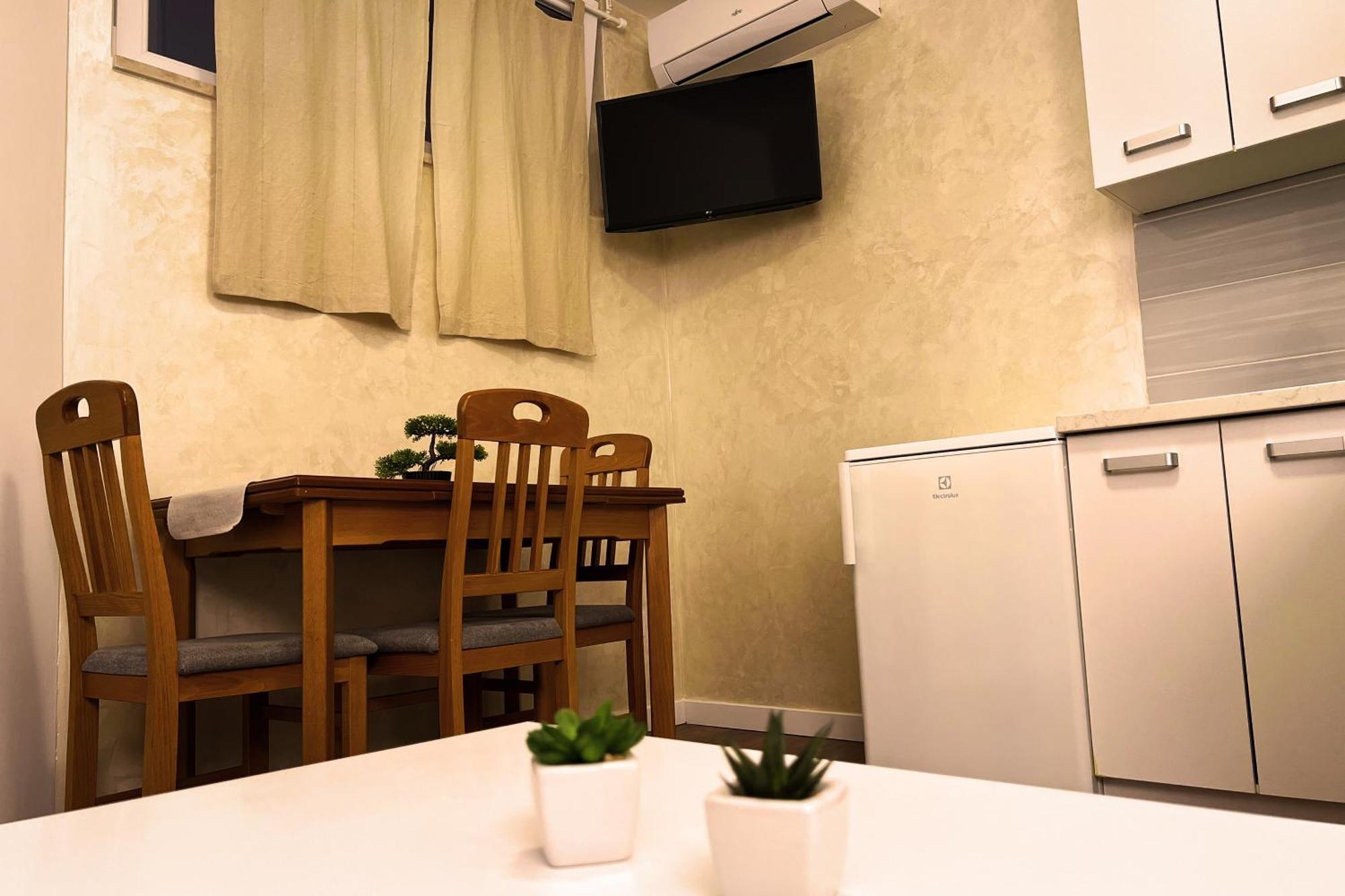 Apartment Goran 2 *
