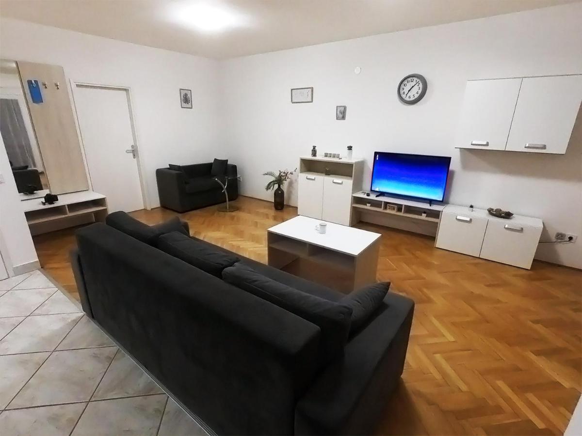 Goran 2 Apartment *